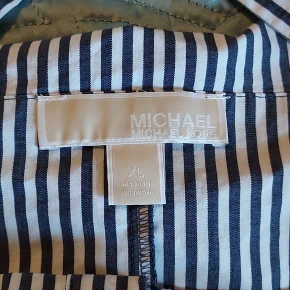 Shirt - Picture 3 of 3